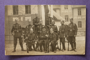 Ansichtskarte Foto AK Unna 1910 Kaserne Soldaten Pickelhaube Gewehre Tornister Architektur Ortsansicht NRW